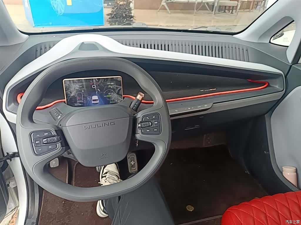 Wuling NanoEV, 2022 6