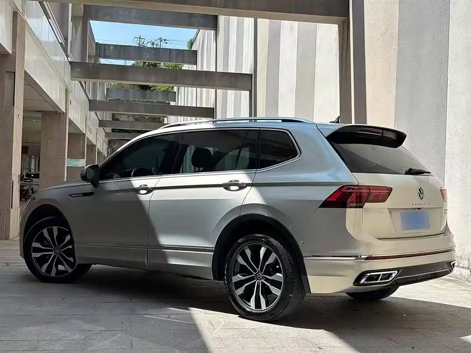 Volkswagen Tiguan L