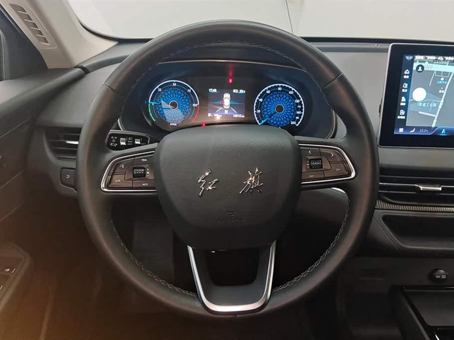 Hongqi E-QM5