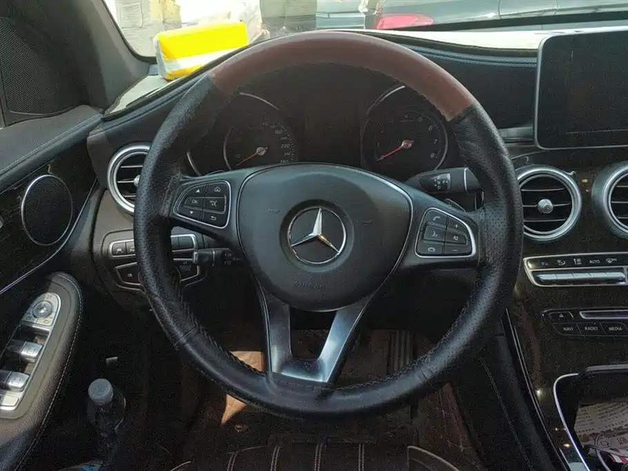 Mercedes-Benz GLC Mercedes-Benz GLC