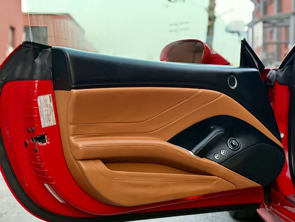 Ferrari California T