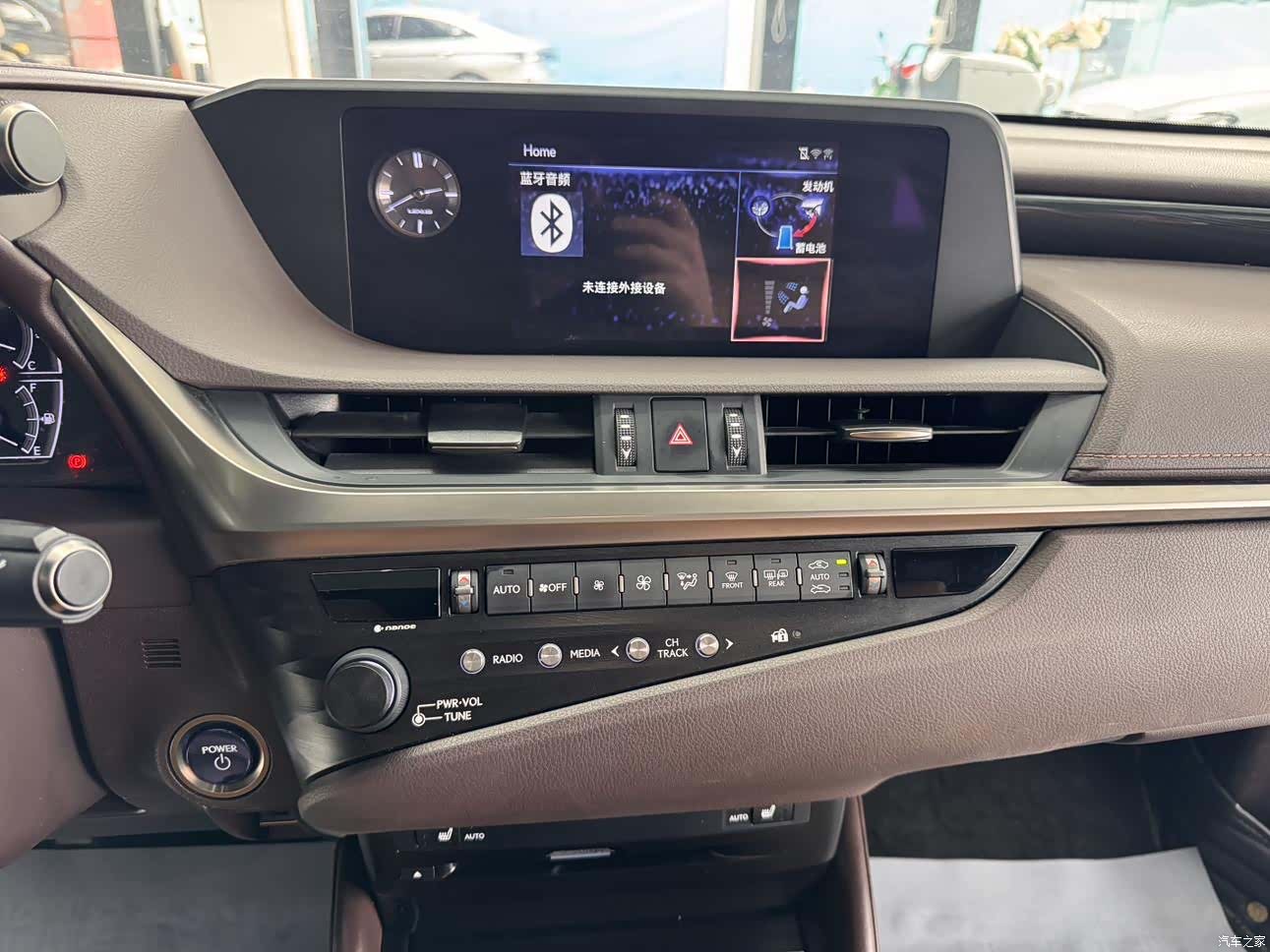 Lexus ES, 2018 21