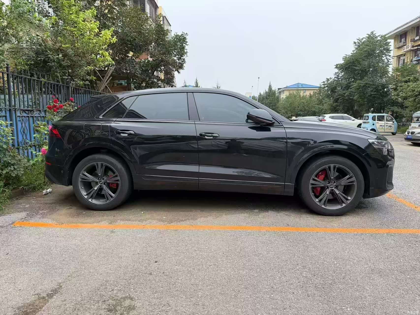 Audi Q8, 2025 6