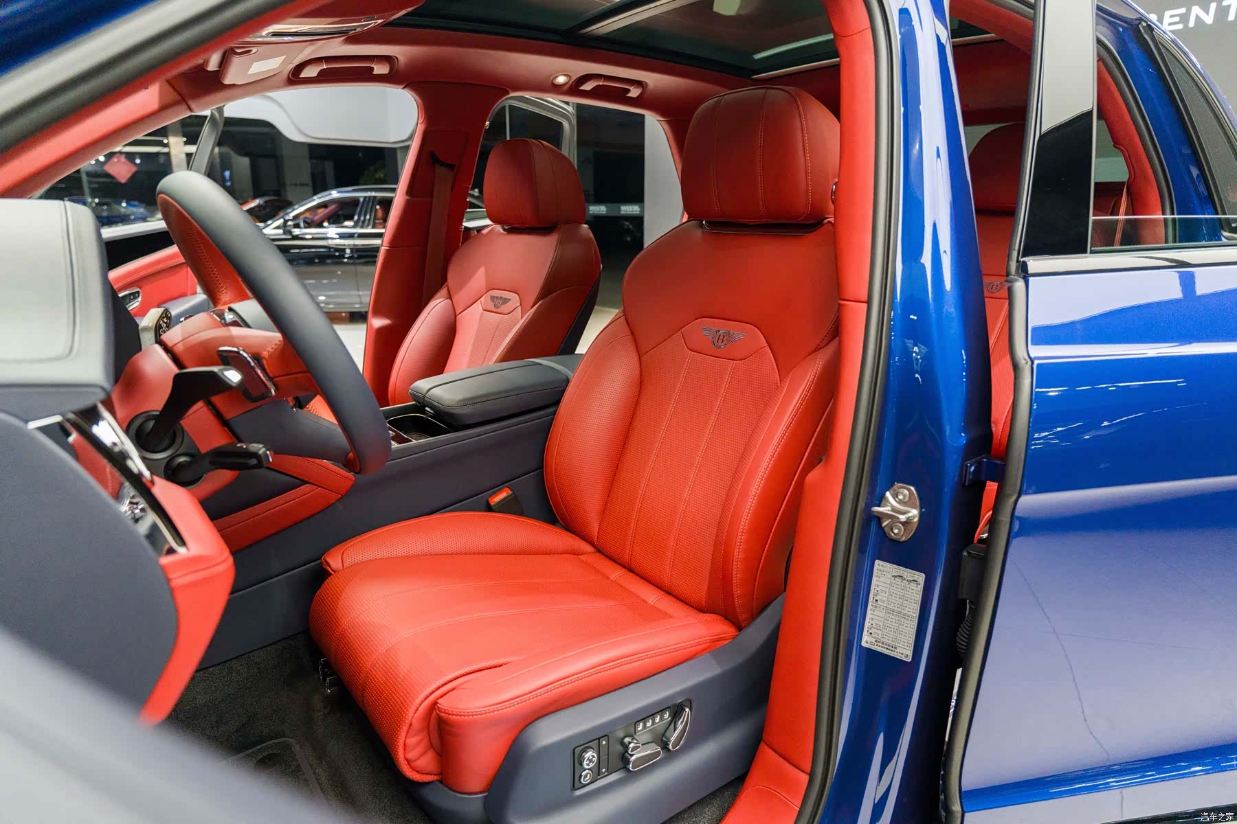 Bentley Bentayga, 2021 8