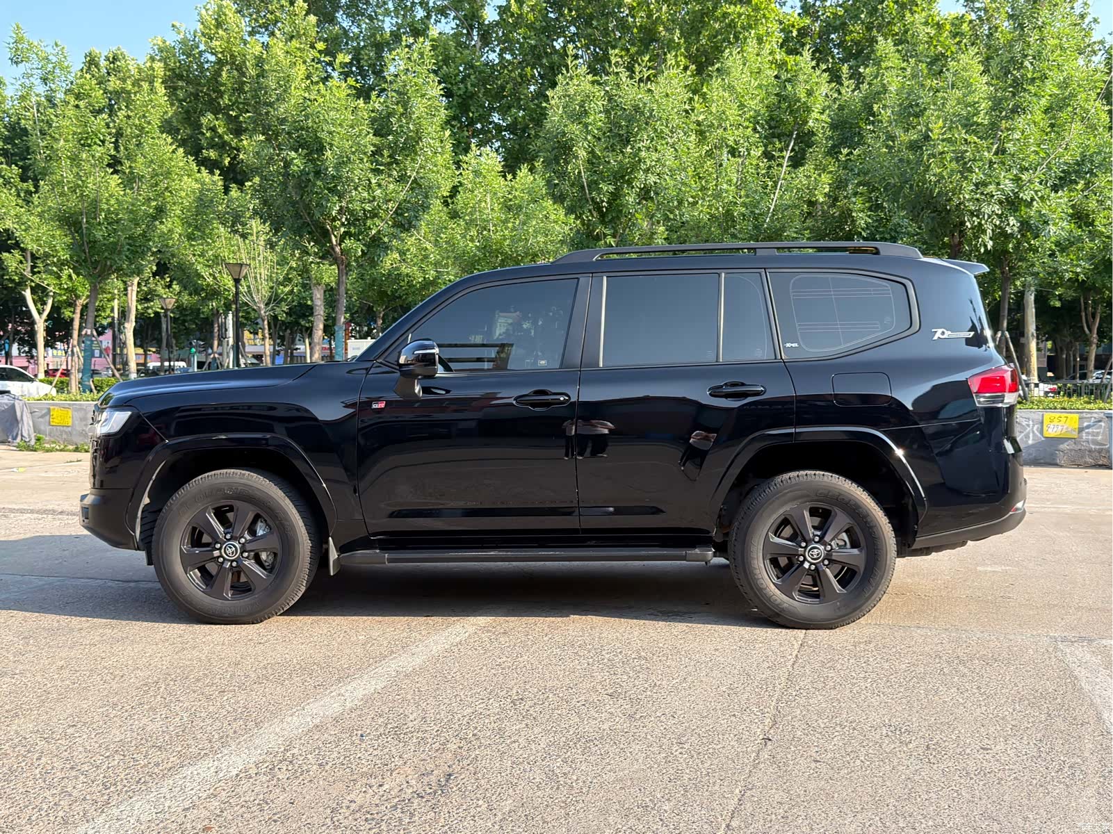 Toyota Land Cruiser, 2024 3