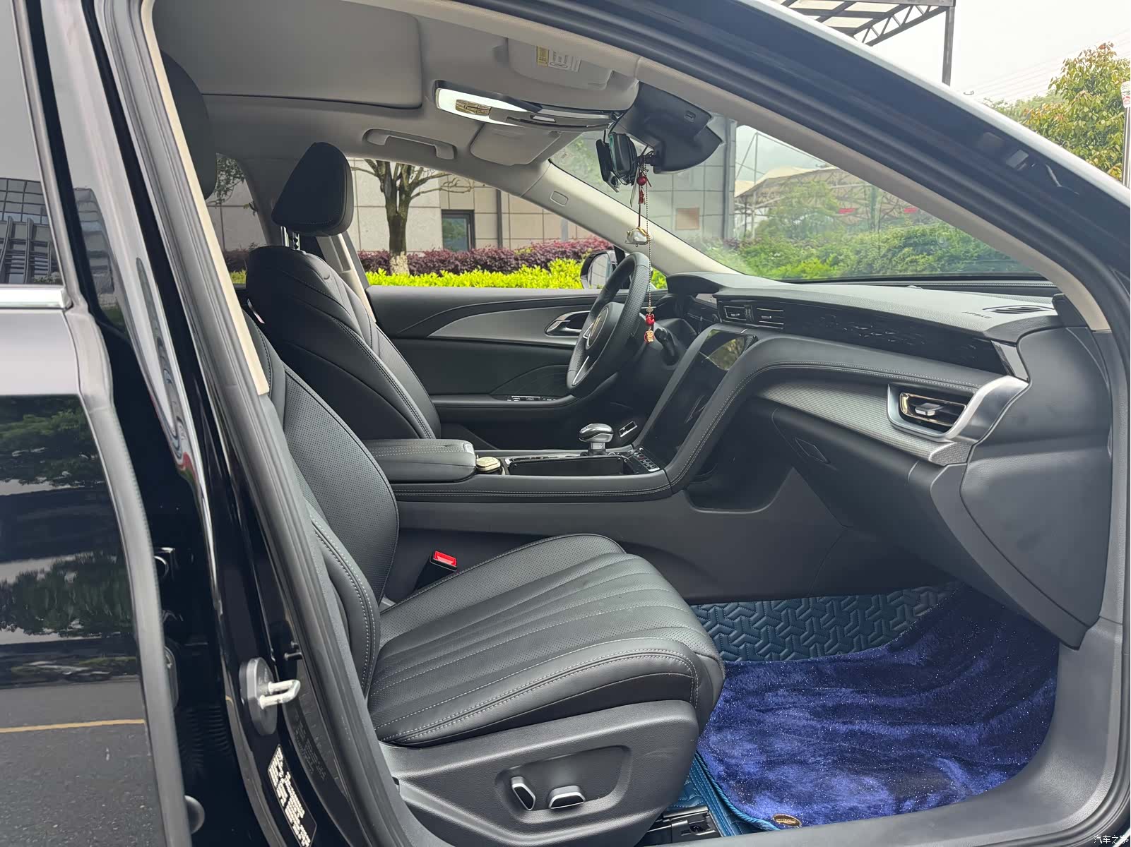 Hongqi H5, 2023 9