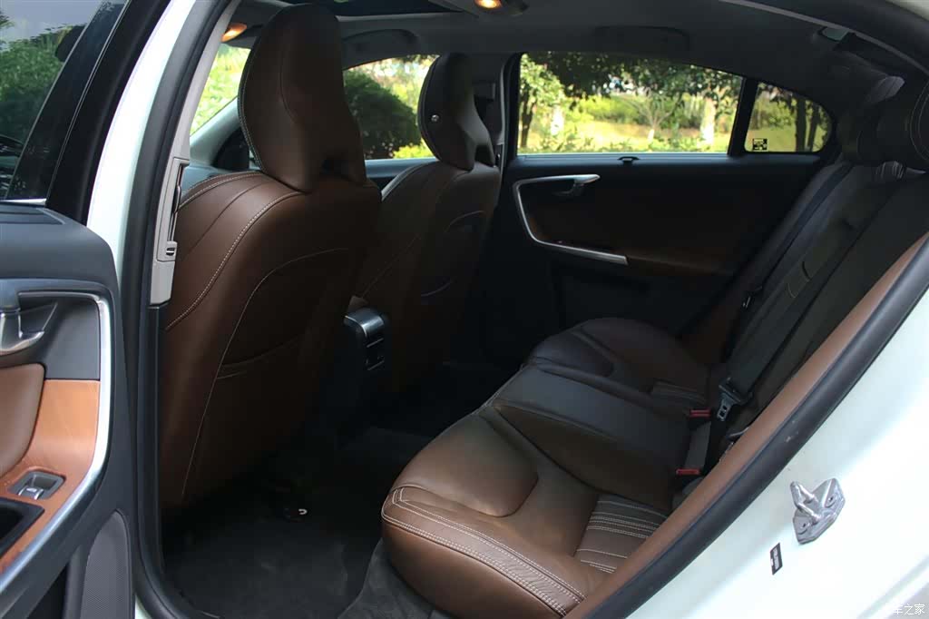 Volvo S60, 2015 9
