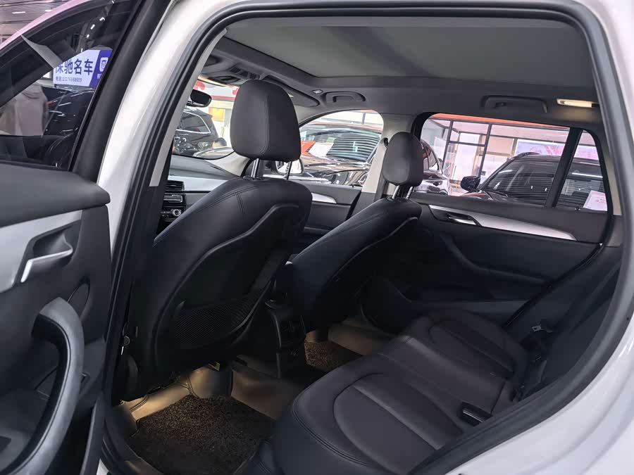 BMW X1 2016, фото 6