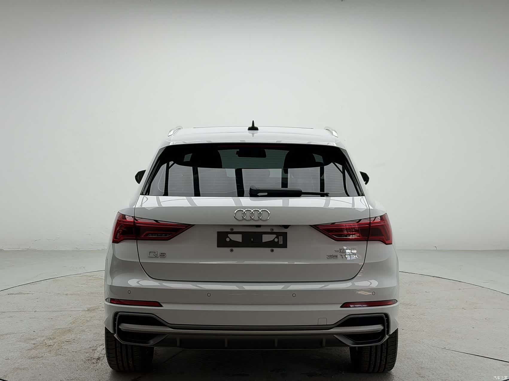 Audi Q3, 2023 3