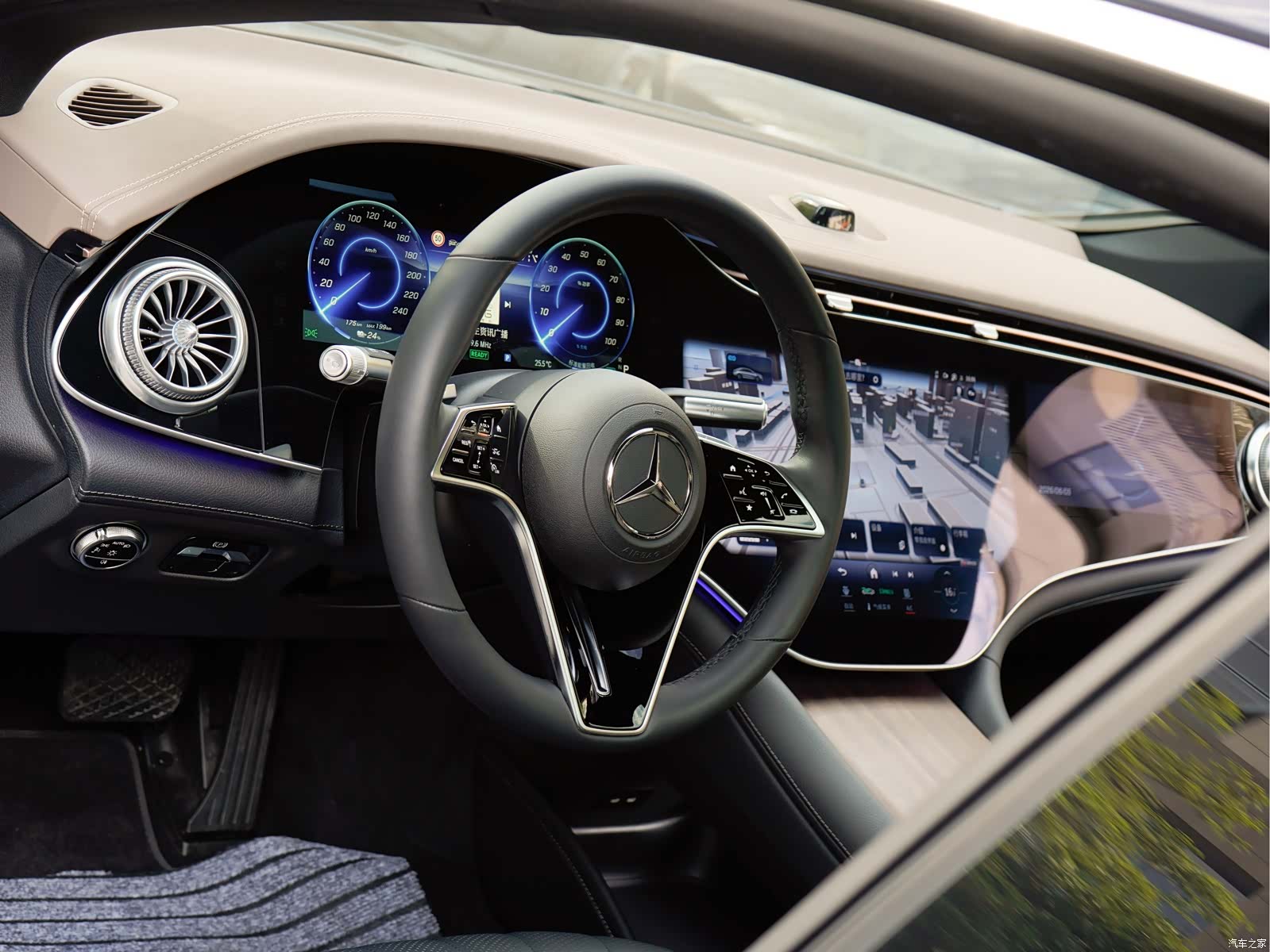 Mercedes-Benz EQS, 2024 11