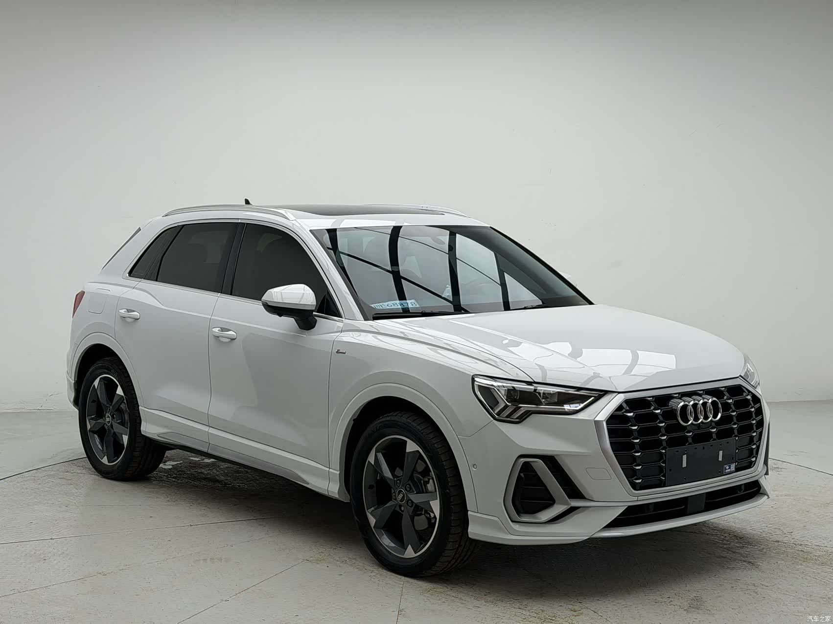 Audi Q3, 2023 13