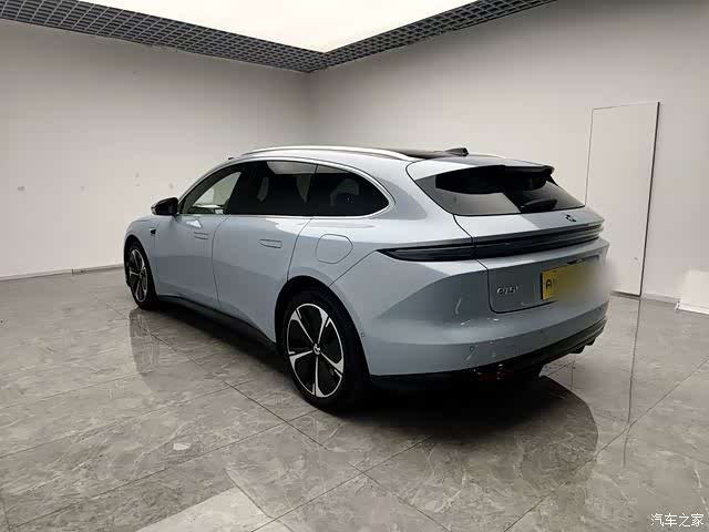 NIO ET5, 2025 4