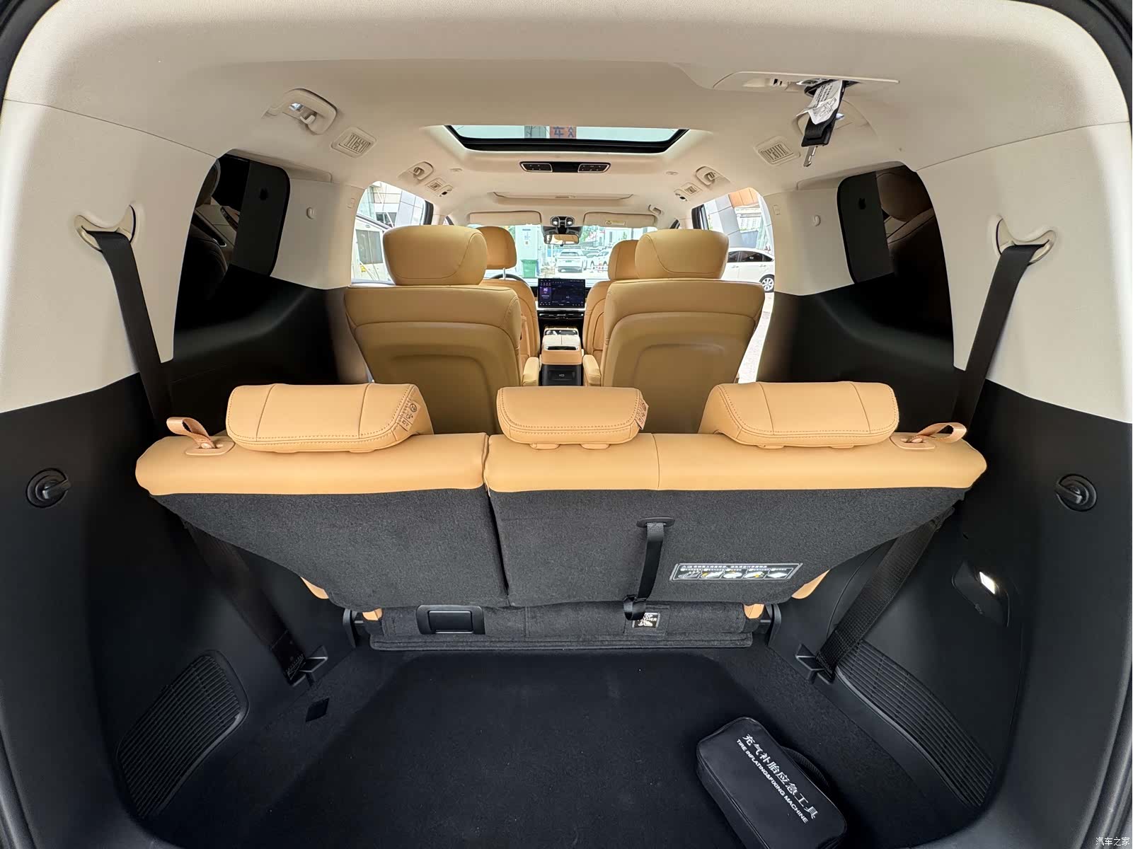 Trumpchi E8, 2024 17