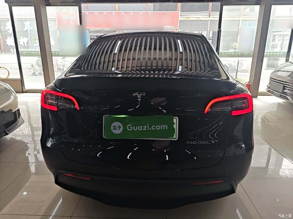 Tesla Model Y, 2021 4