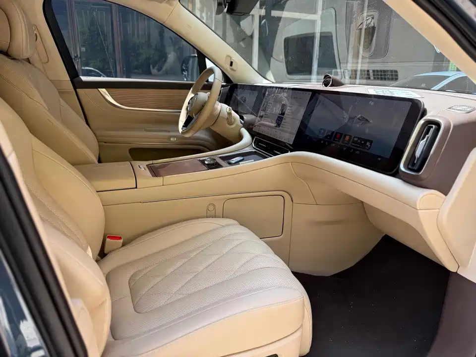 AITO Ask the world M9