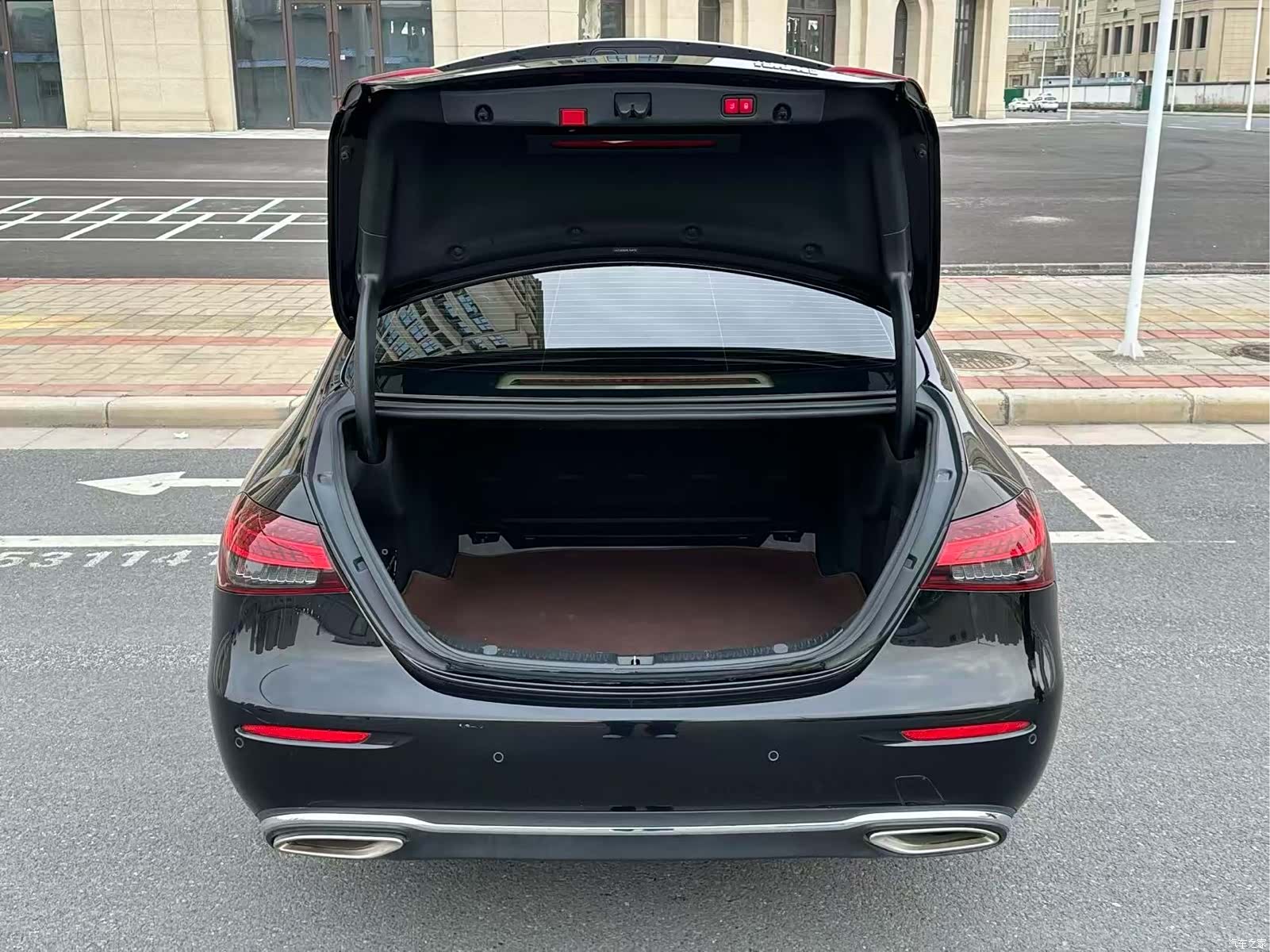 Mercedes-Benz E-Class, 2022 14