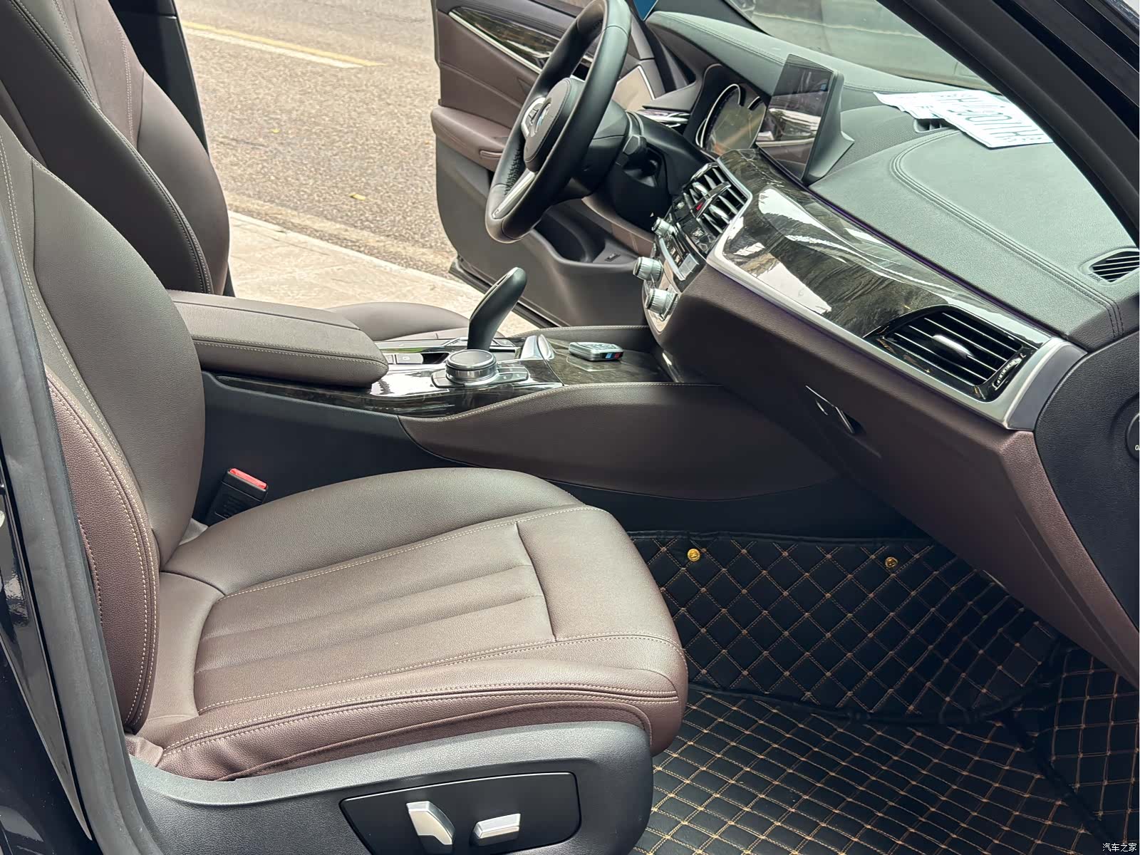 BMW 5 Series, 2018 все фото
