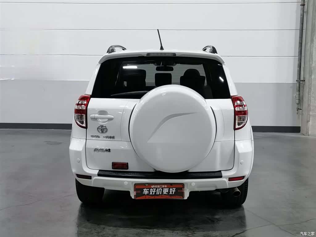 Toyota RAV4, 2012 4