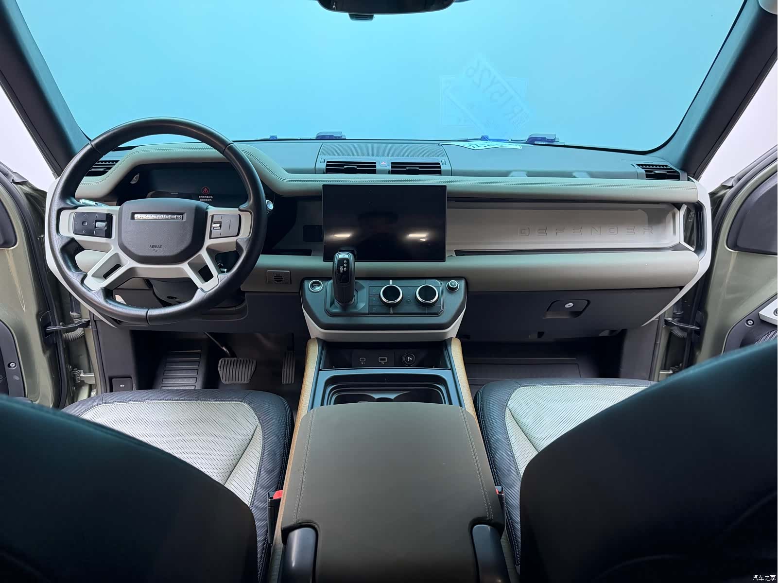 Land Rover Defender, 2021 8