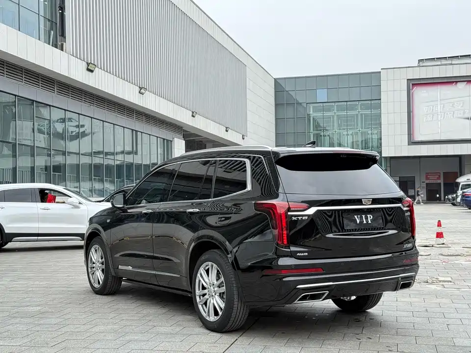 Cadillac XT6