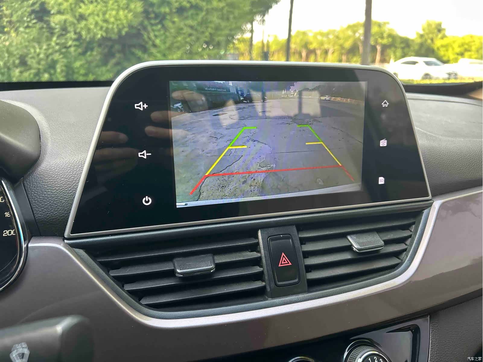 Wuling 310W, 2018 13