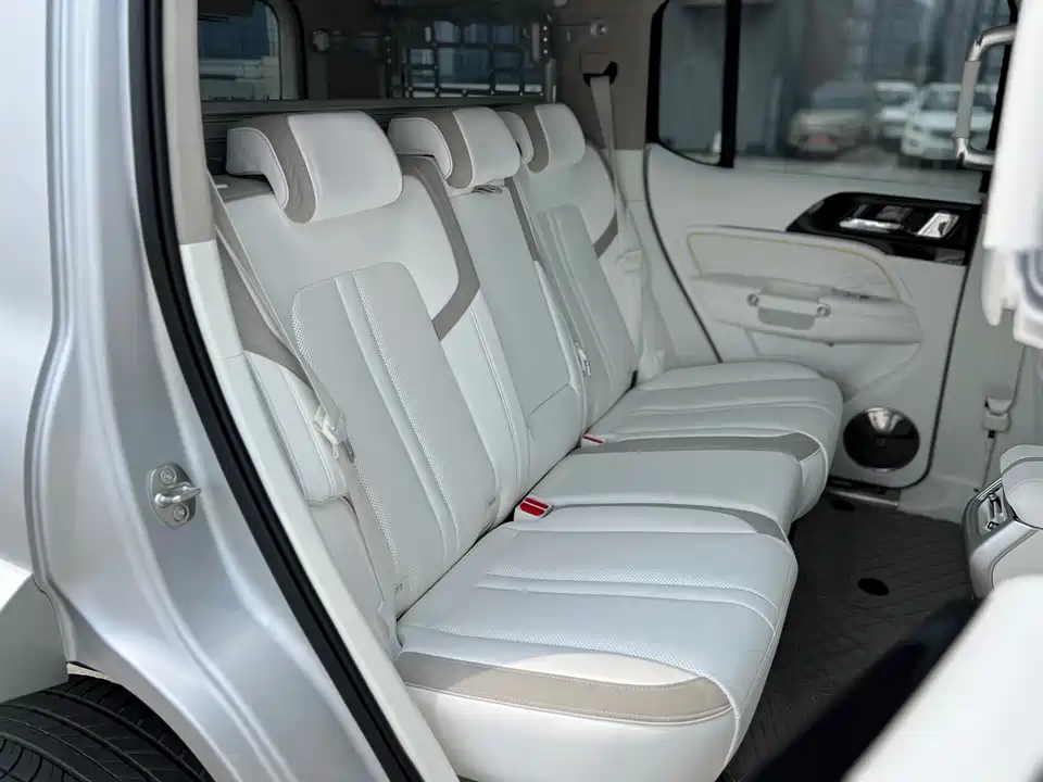 CrossBoundary Co-creation tank 300