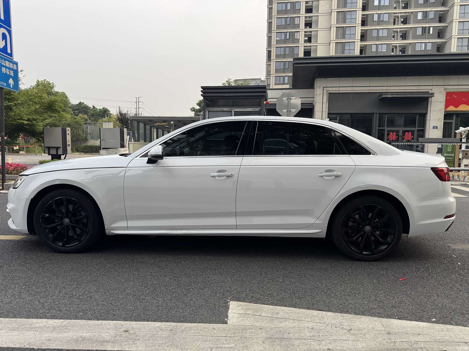 Audi A4L, 2018 14