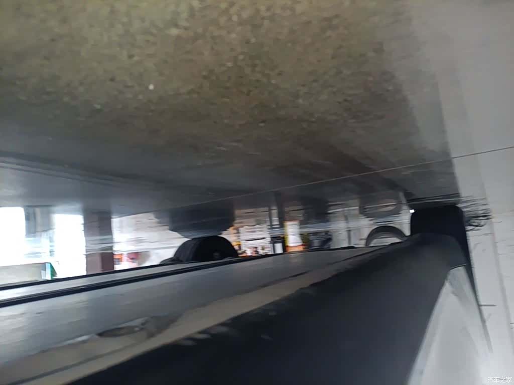 Tesla Model Y, 2025 21