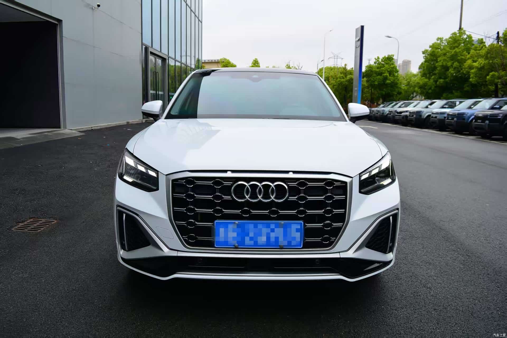Audi Q2L, 2022 2