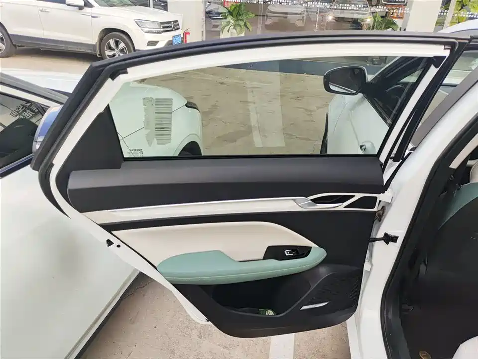 Geely Emgrand L HiP