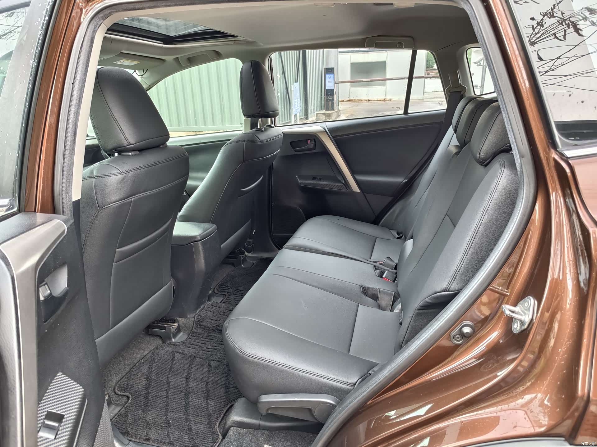 Toyota RAV4, 2016 4