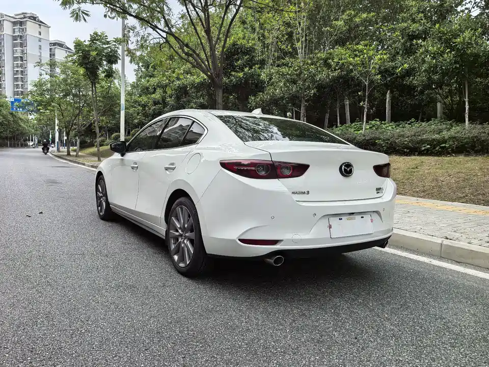 Mazda 3 Angkesaila