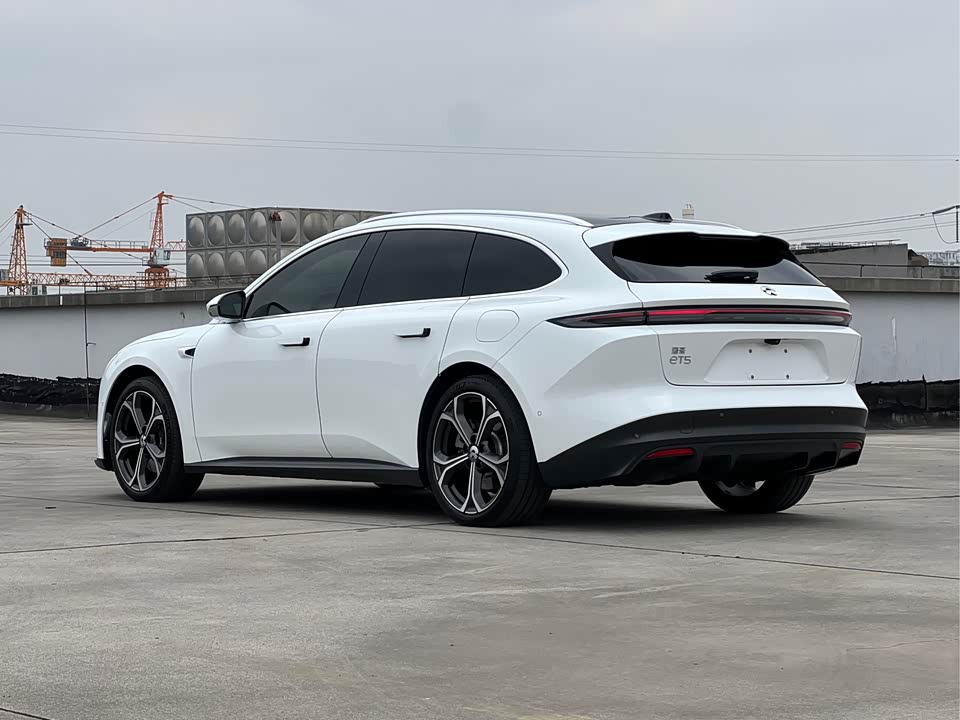 NIO ET5T