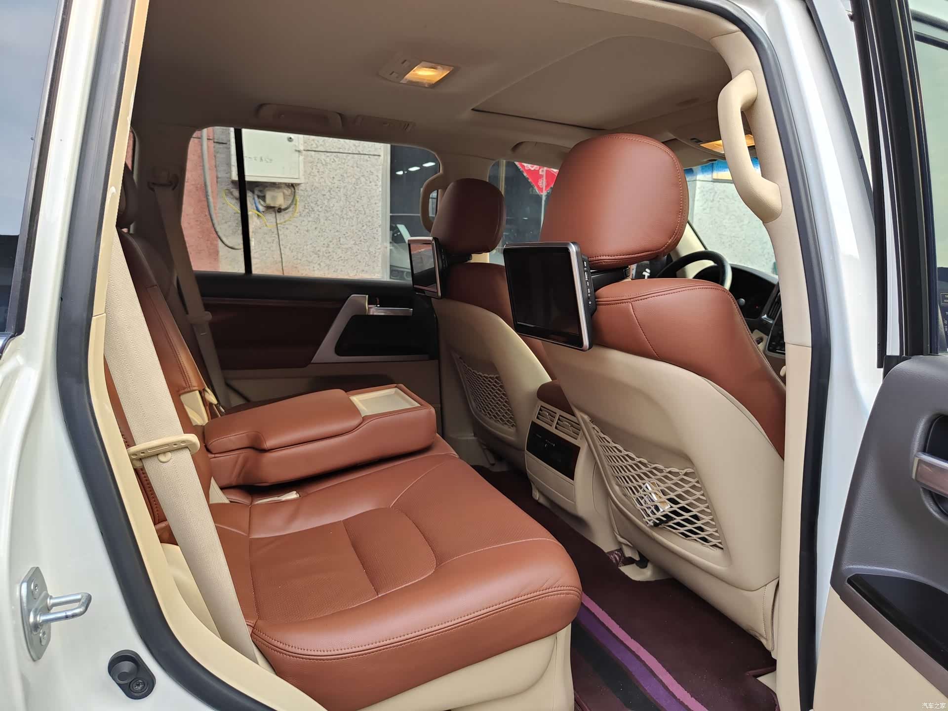 Toyota Land Cruiser, 2017 9