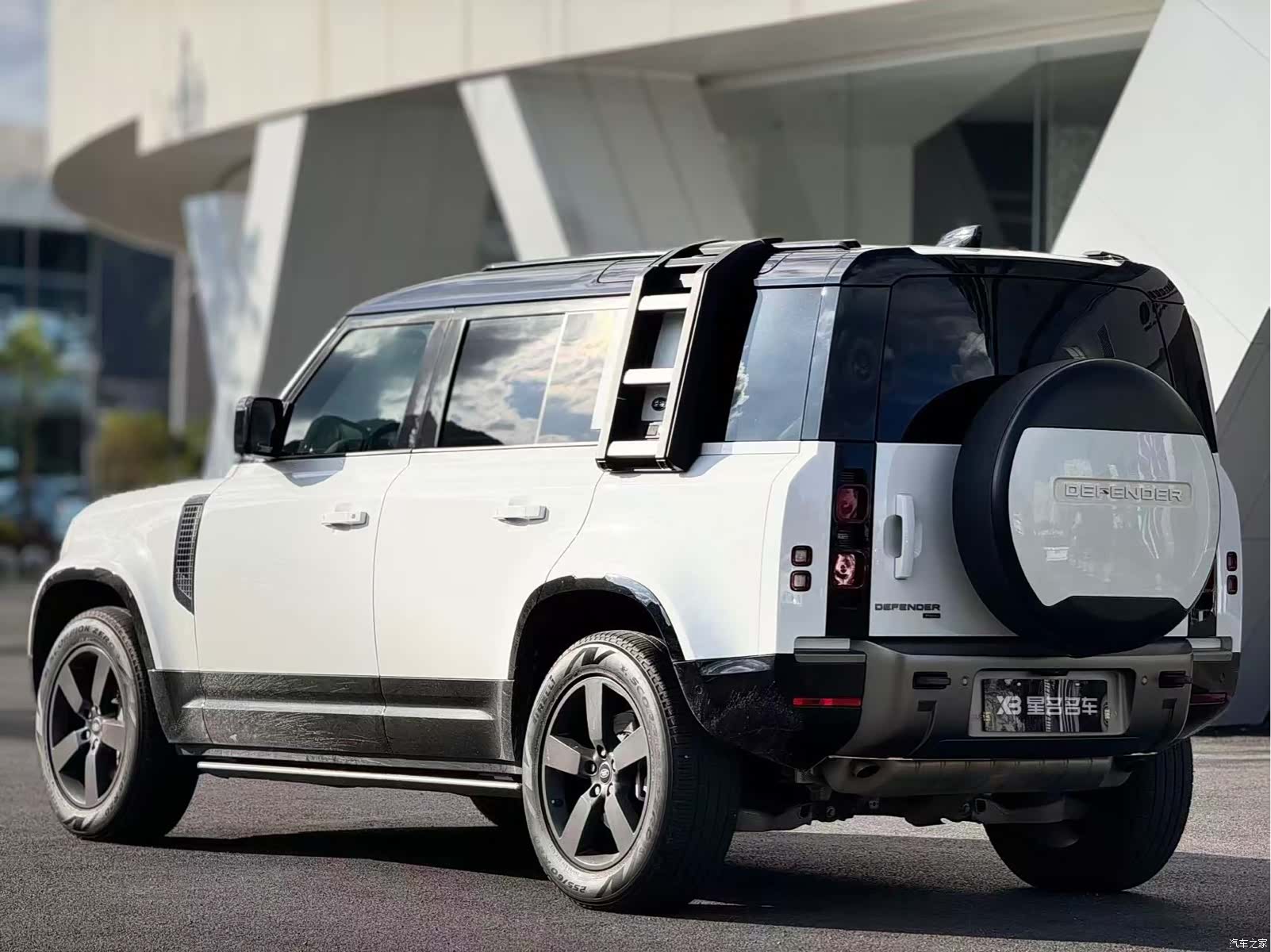 Land Rover Defender, 2023 30