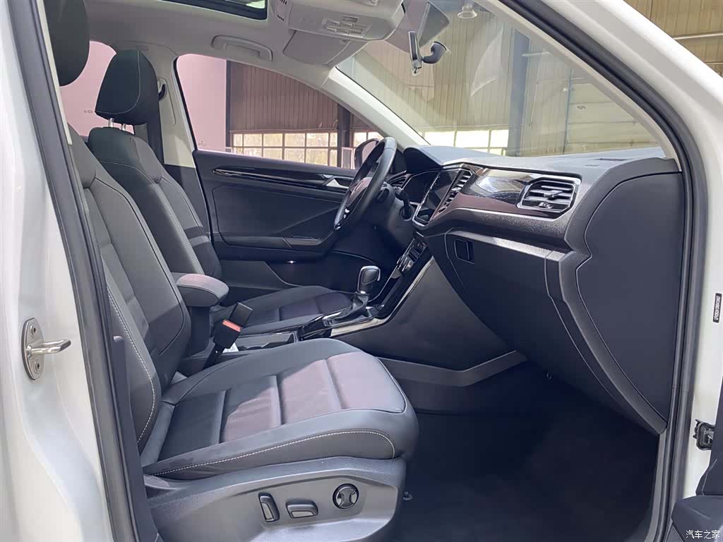 Volkswagen T-ROC, 2022 14