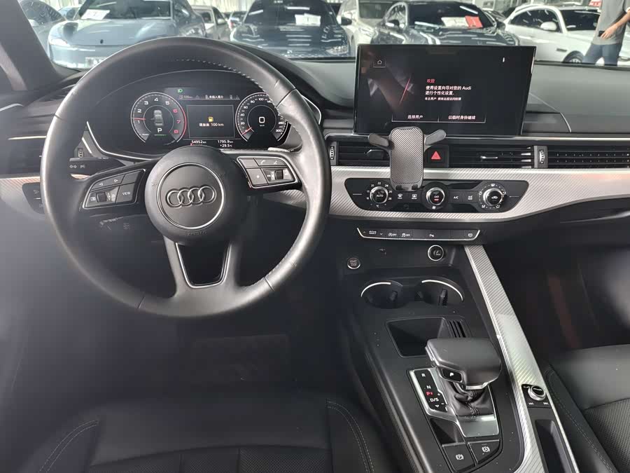 Audi A4L 2021, фото 12