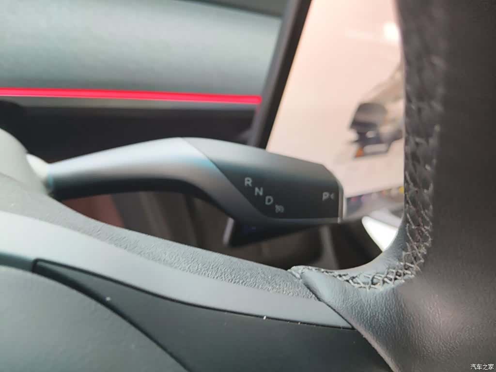 Tesla Model Y, 2024 14