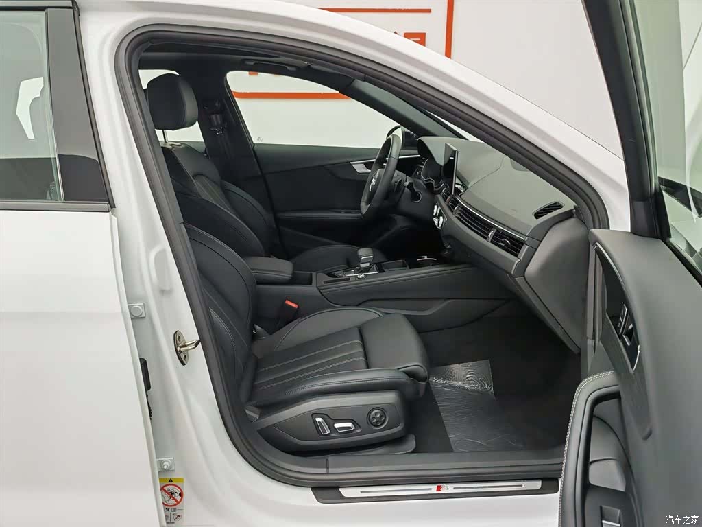 Audi A4L, 2025 23