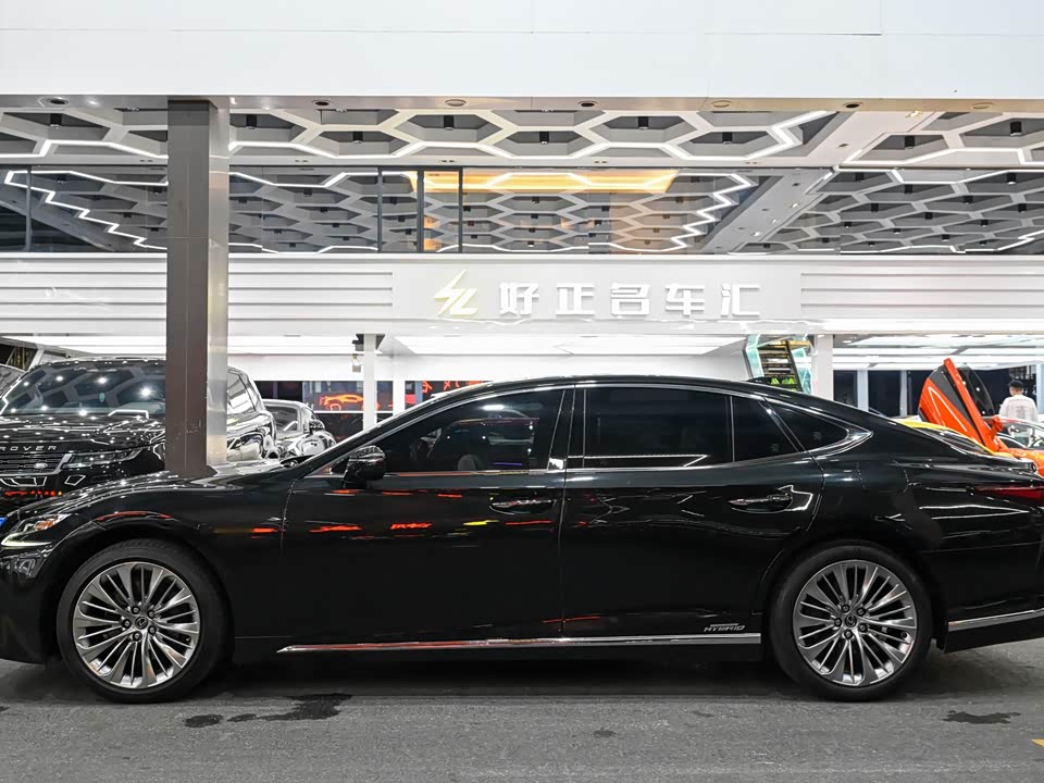 Lexus LS