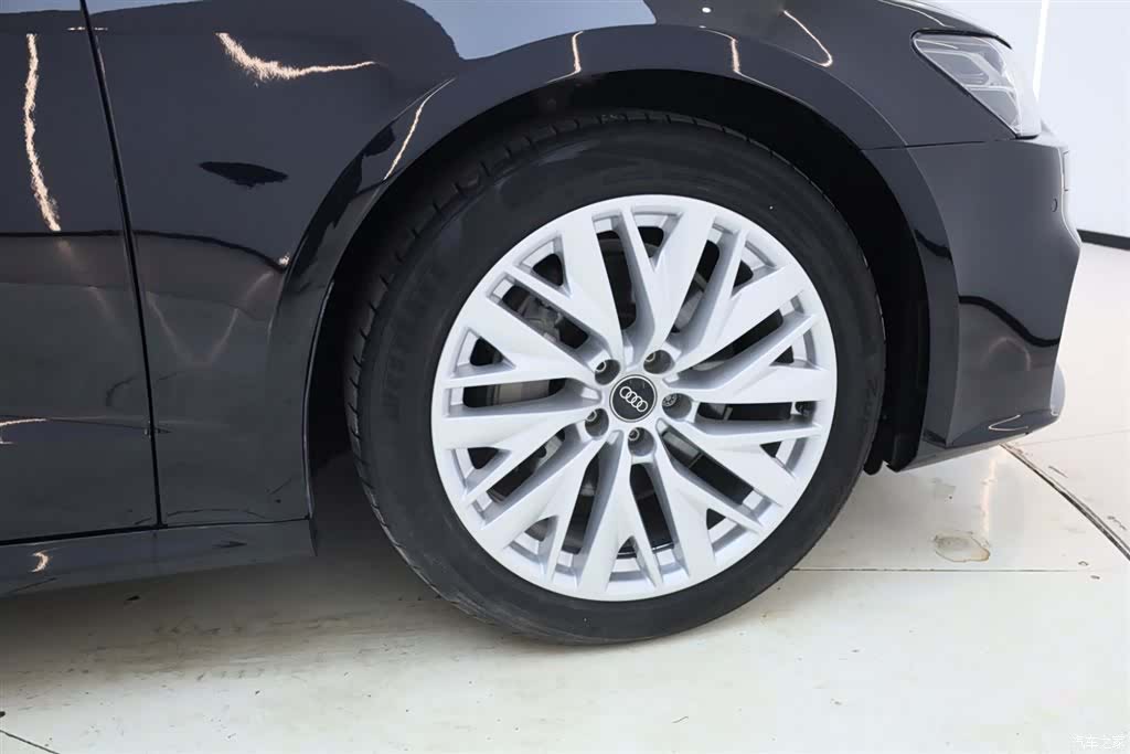 Audi A7L, 2024 11