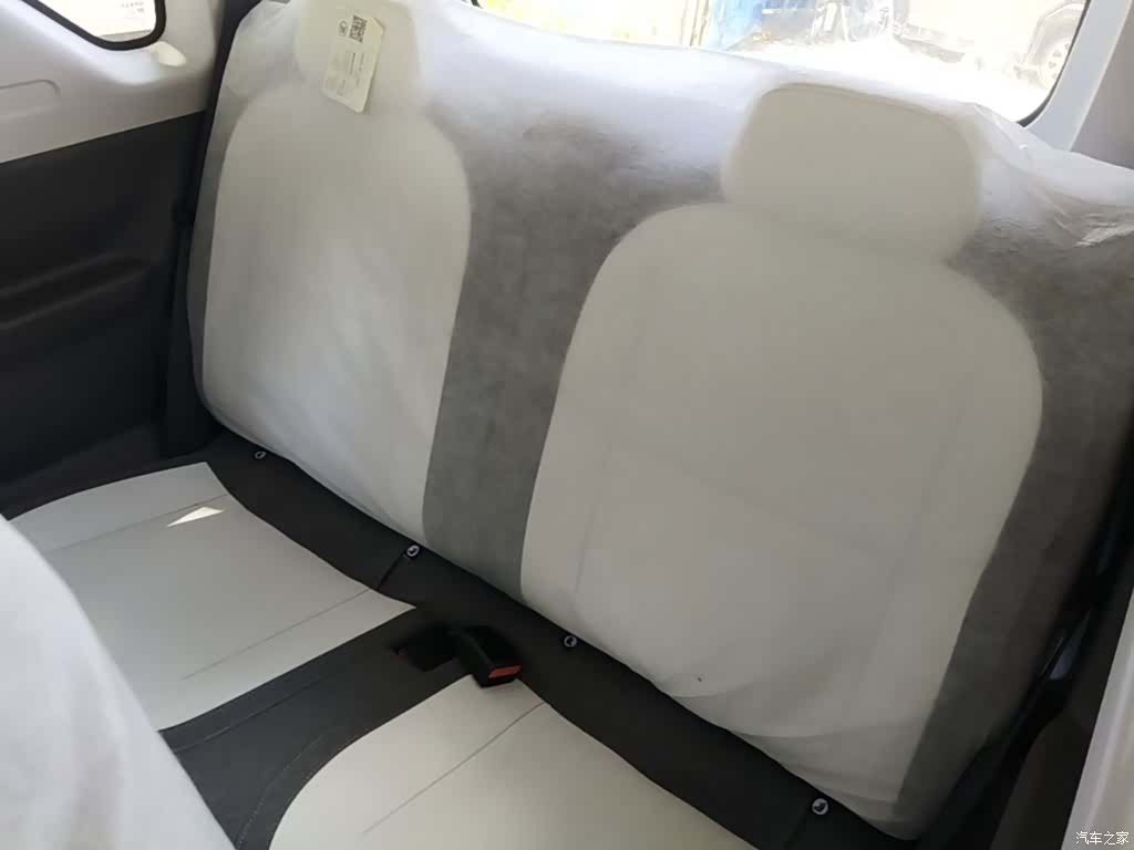 Geely Panda, 2025 17