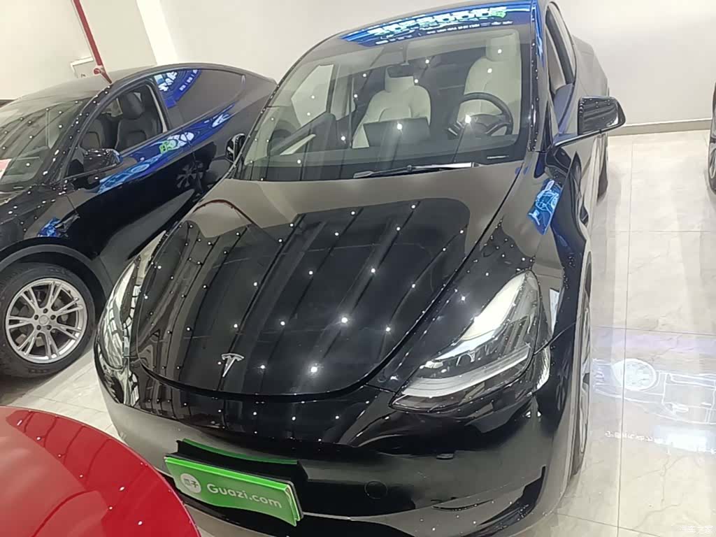 Tesla Model Y, 2022 3