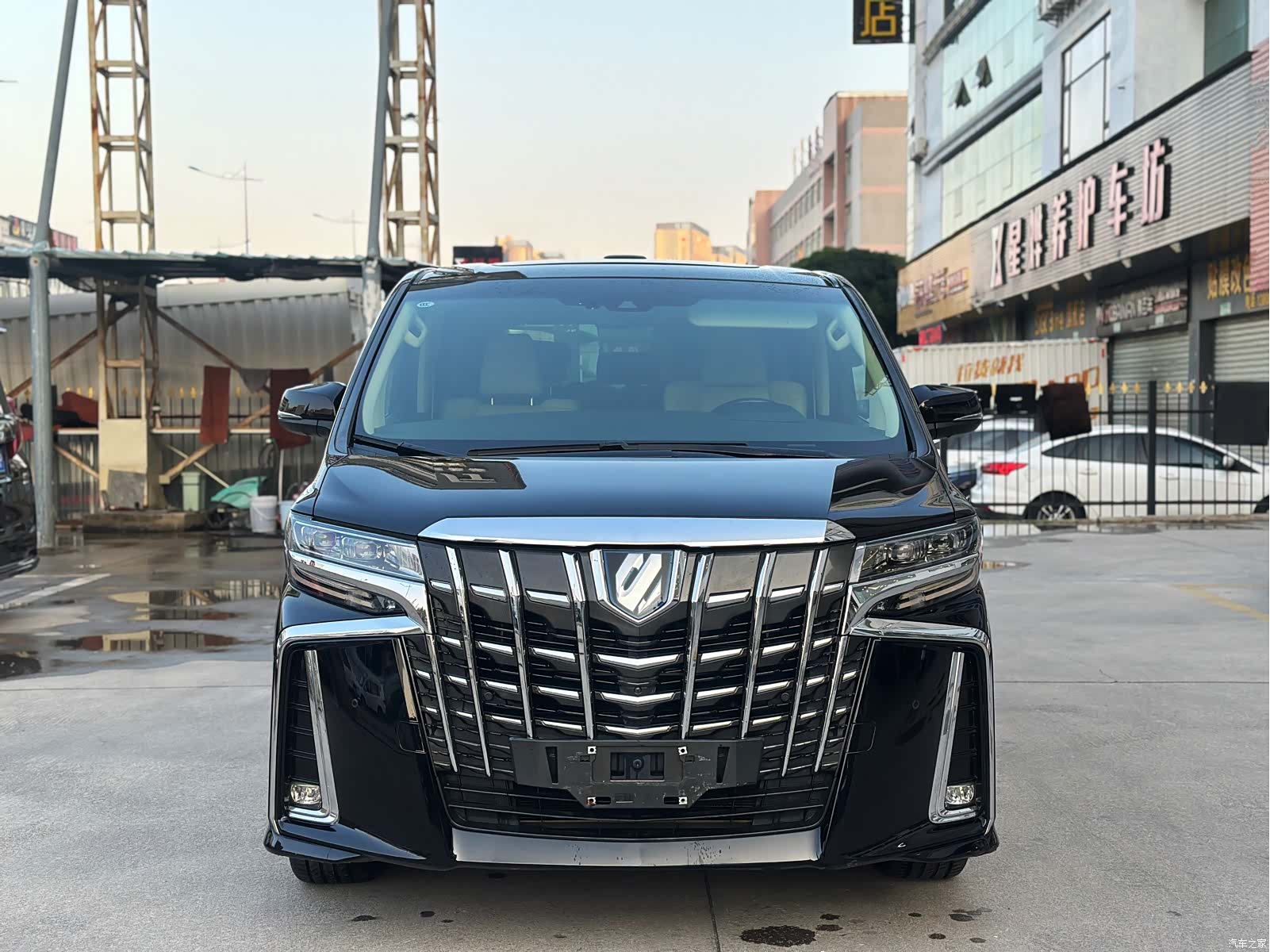 Toyota Alphard, 2023 2