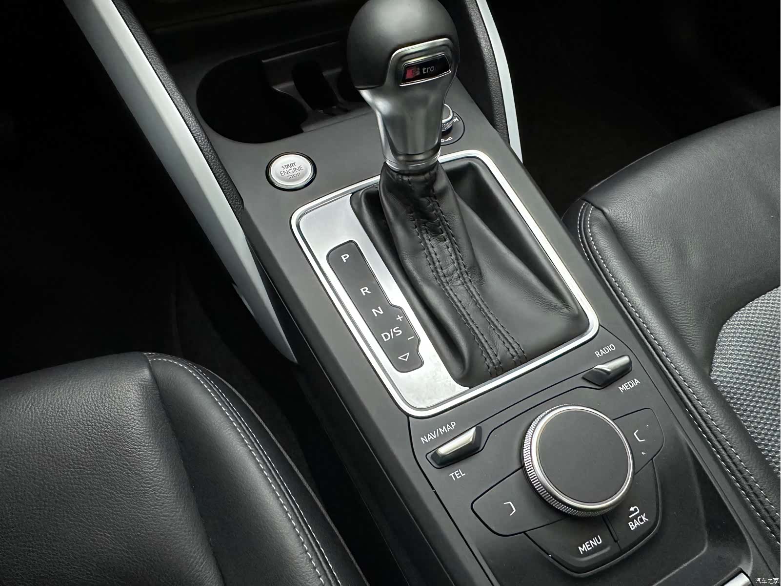 Audi Q2L, 2019 14