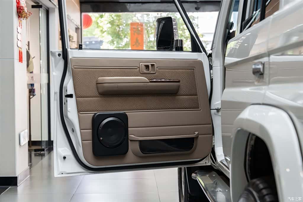 Toyota Land Cruiser, 2016 11