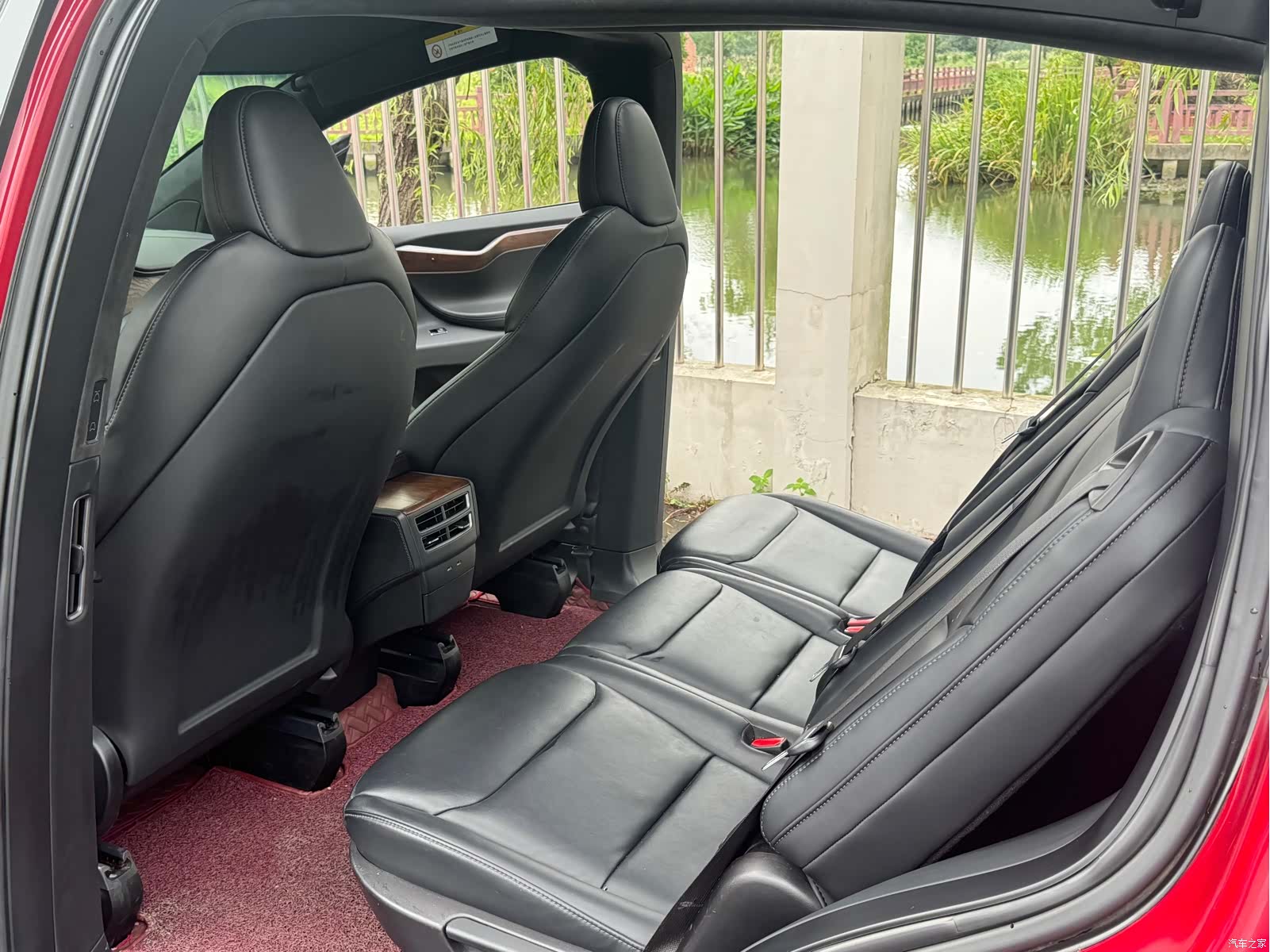 Tesla Model X, 2020 11