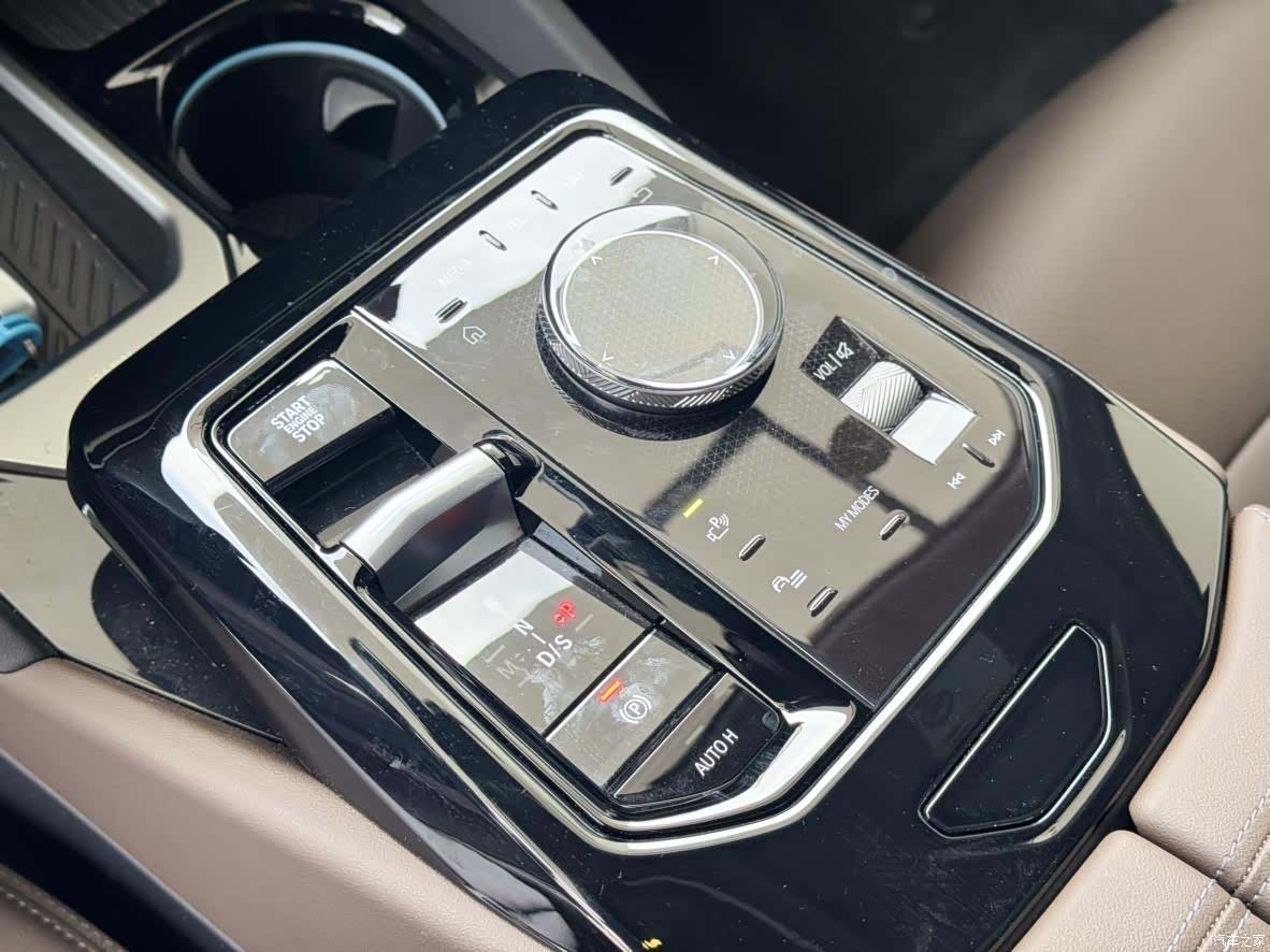 BMW 5 Series, 2026 16
