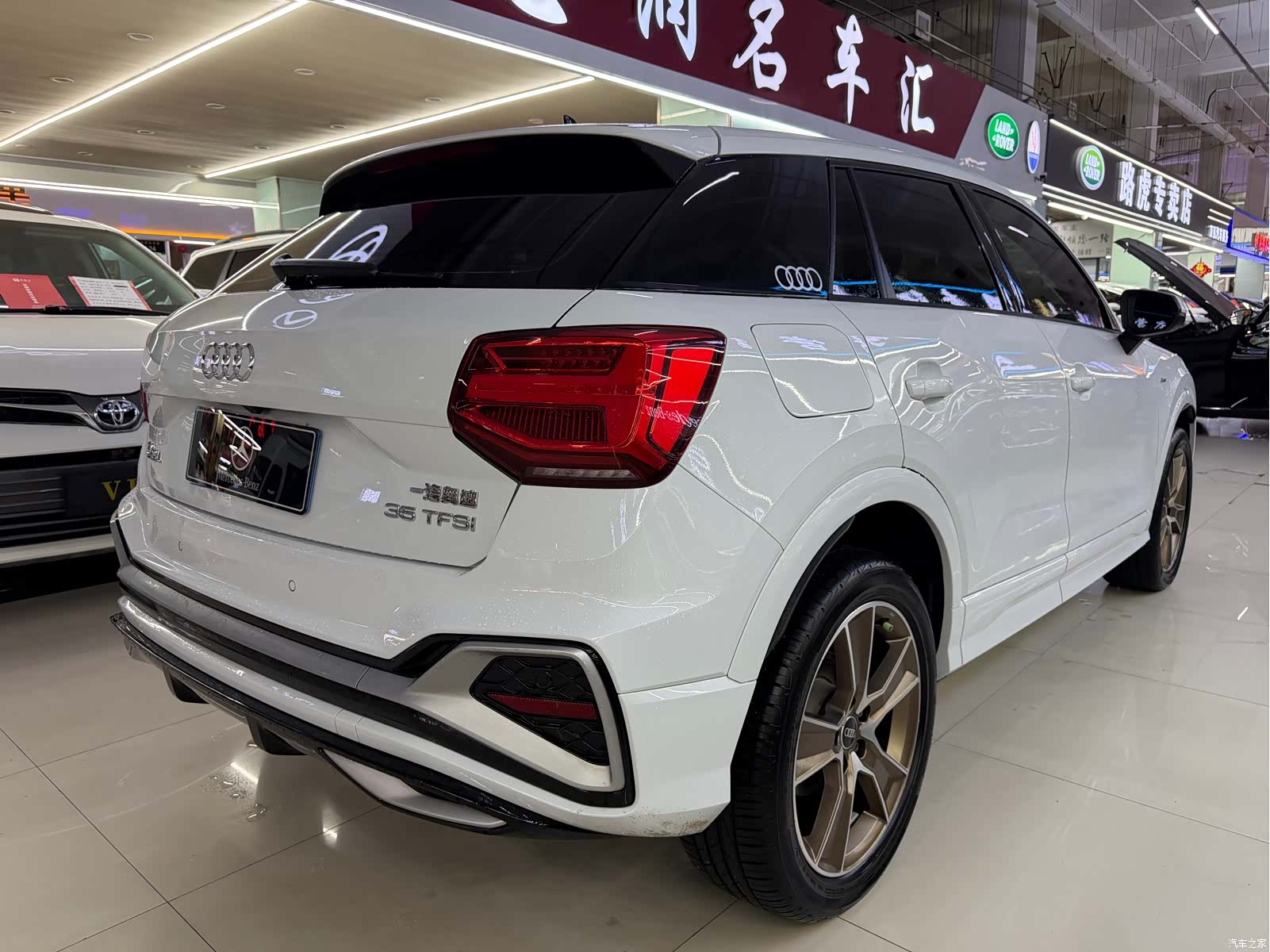 Audi Q2L, 2023 6