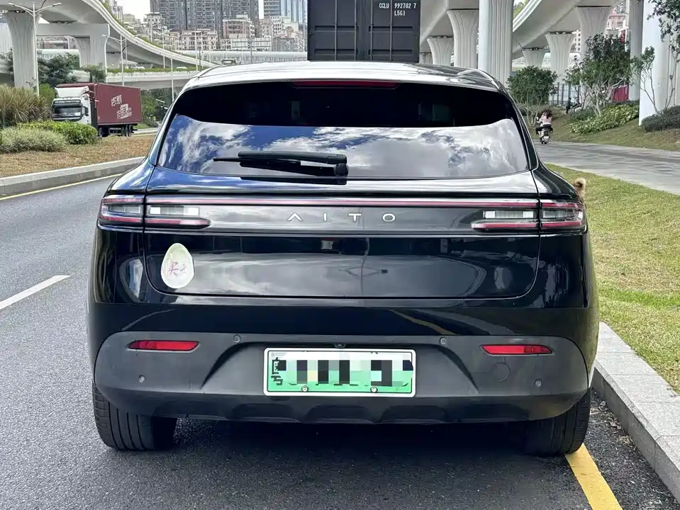 AITO Ask the world M5